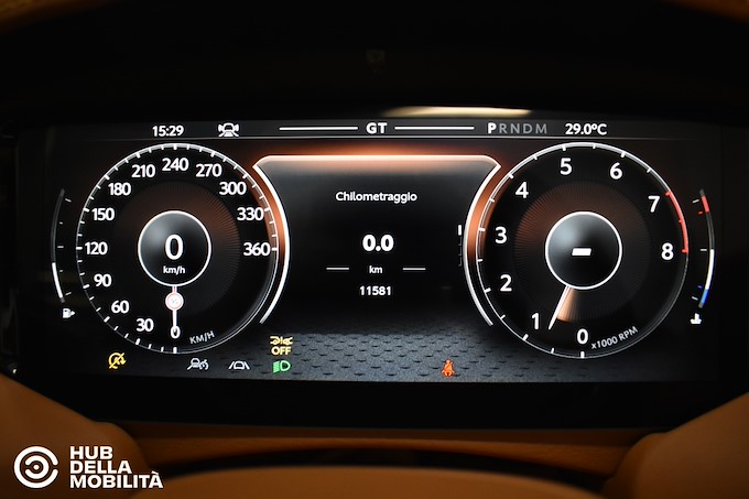 ASTON MARTIN DB12 V8 Volante